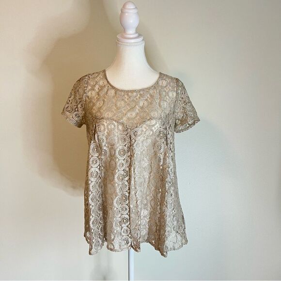 Anthropologie Akemi & Kim Metallic Lace Blouse Size Small Short Sleeve - Picture 3 of 9